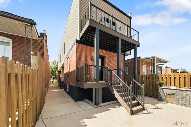 5223 Botanical Avenue, St Louis, MO 63110