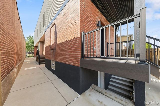 5223 Botanical Avenue, St Louis, MO 63110