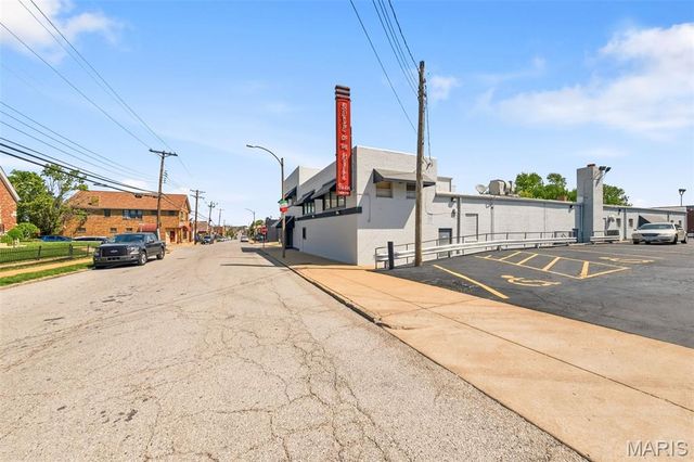 5223 Botanical Avenue, St Louis, MO 63110