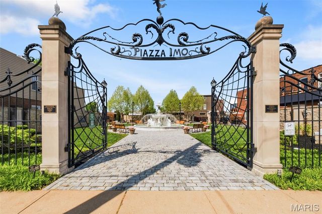5223 Botanical Avenue, St Louis, MO 63110