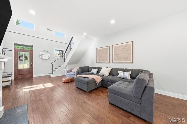 5223 Botanical Avenue, St Louis, MO 63110