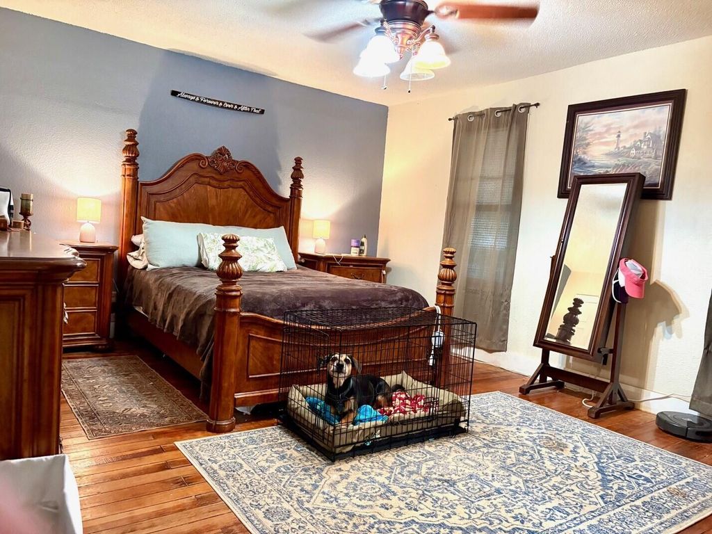 Image 11 of property listing at 112 S Woods Street, Bronte, TX 76933