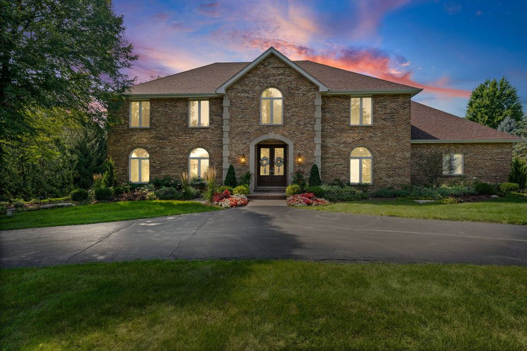 5657 Oakwood Circle, Long Grove, IL 60047 — photo 2
