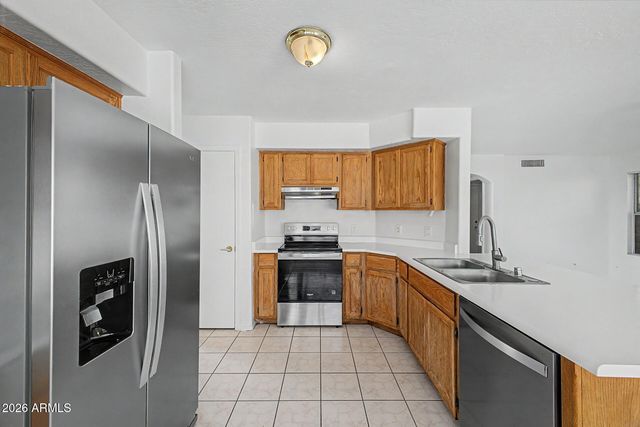 3121 E WAGONER Road, Phoenix, AZ 85032