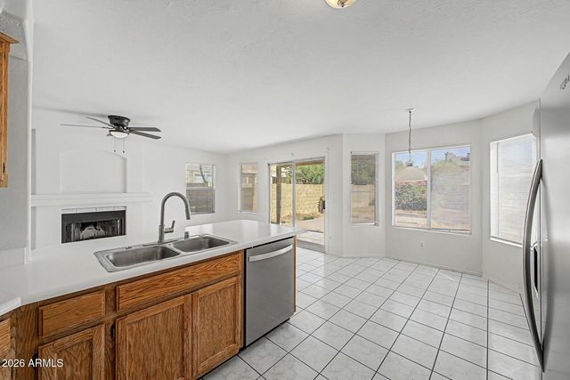 3121 E WAGONER Road, Phoenix, AZ 85032