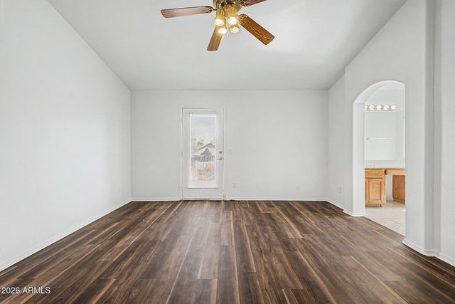 3121 E WAGONER Road, Phoenix, AZ 85032