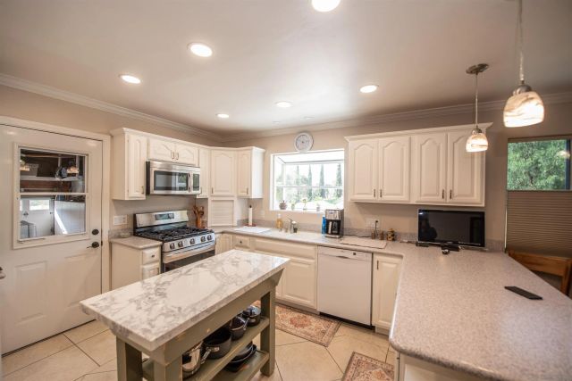 6406-08 N Radio Dr, San Diego, CA 92114