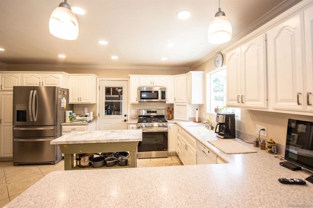 6406-08 N Radio Dr, San Diego, CA 92114