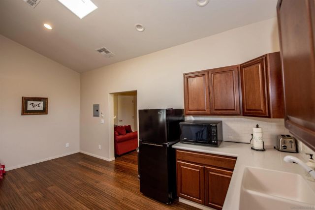 6406-08 N Radio Dr, San Diego, CA 92114