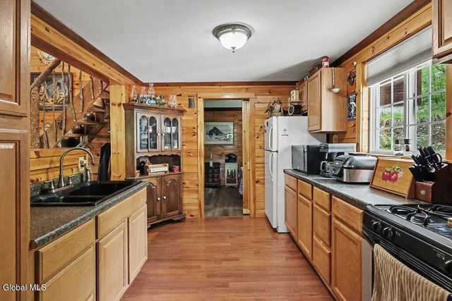 34 Lakeview Terrace, Hadley, NY 12835
