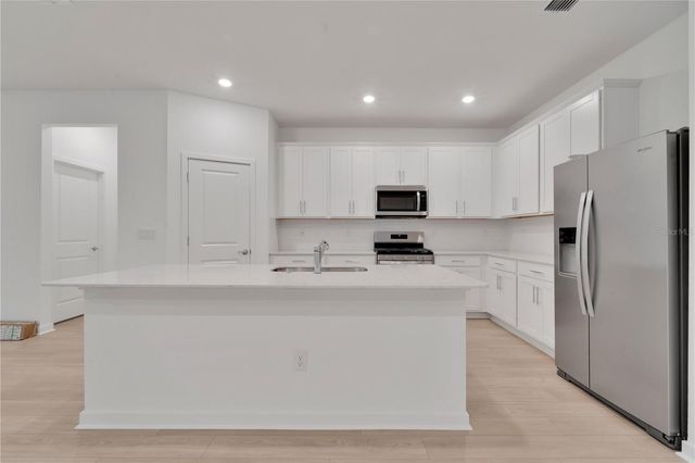 6573 ASBURY BARNES LANE, Wesley Chapel, FL 33545