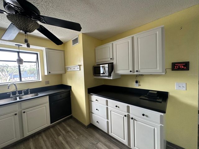 5419 SWEETWATER TERRACE CIRCLE 3-20, Tampa, FL 33634