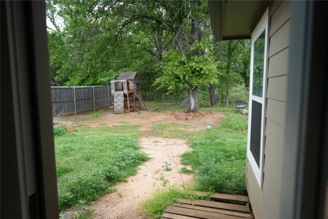 920 Ray Drive, Denison, TX 75020