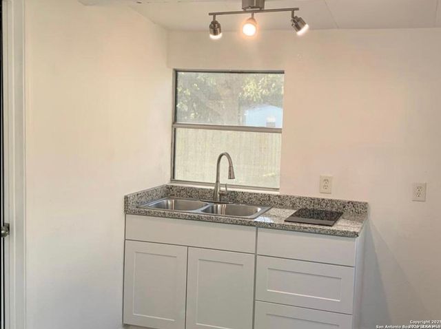 25226 Pat Pkwy, San Antonio, TX 78257