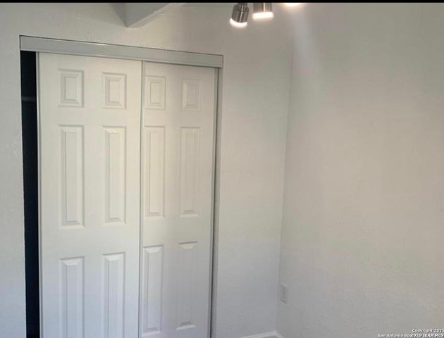 25226 Pat Pkwy, San Antonio, TX 78257