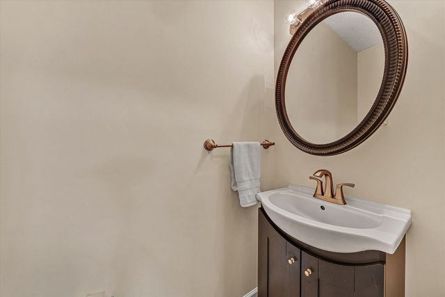 375 Tinkerview DR, Cloverdale, VA 24077