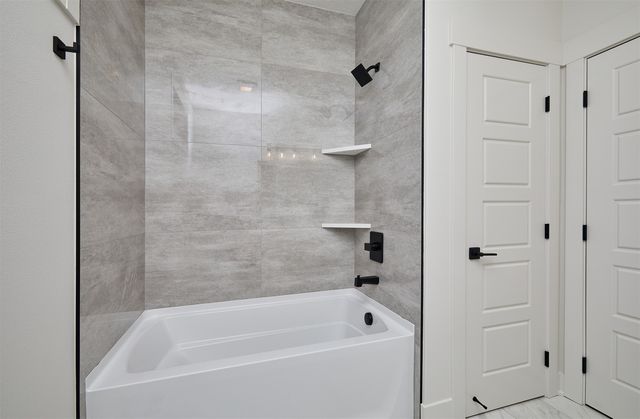 4637 179th Street, Urbandale, IA 50323