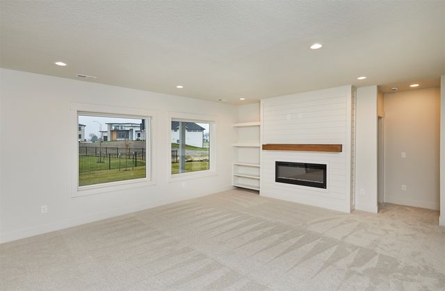 4637 179th Street, Urbandale, IA 50323