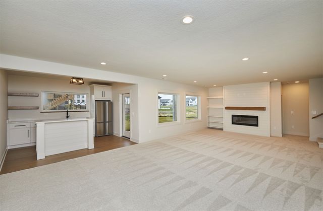 4637 179th Street, Urbandale, IA 50323