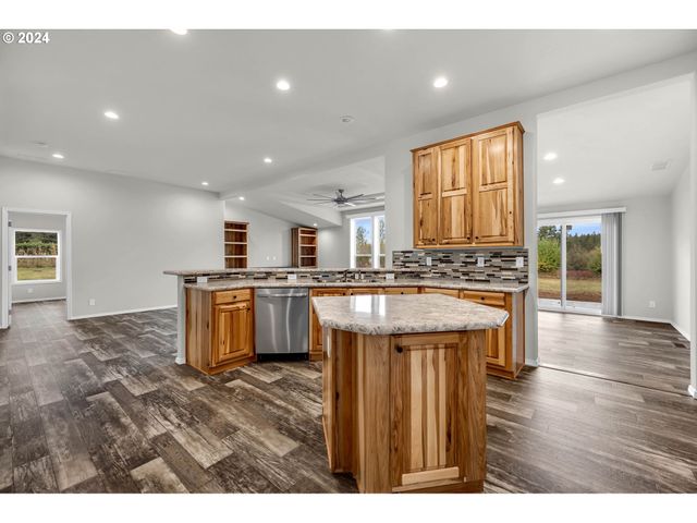 23002 Ne 58TH St, Vancouver, WA 98682