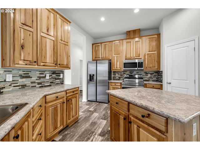 23002 Ne 58TH St, Vancouver, WA 98682