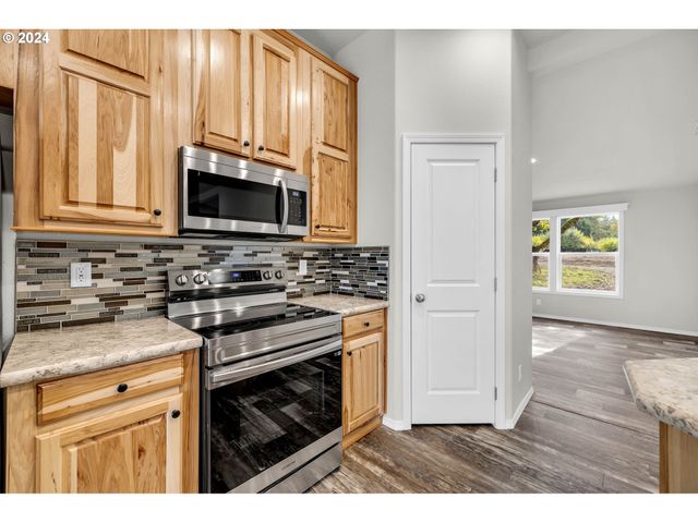 23002 Ne 58TH St, Vancouver, WA 98682