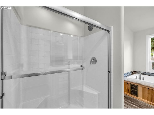 23002 Ne 58TH St, Vancouver, WA 98682