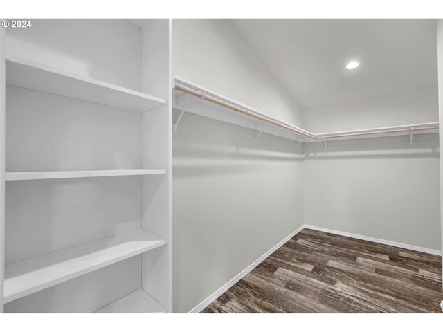 23002 Ne 58TH St, Vancouver, WA 98682