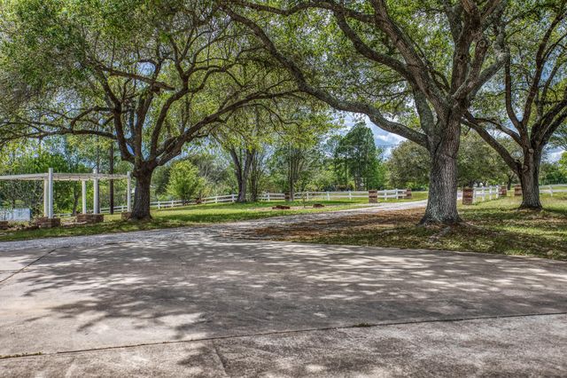 7257 Kurt Drive, Brenham, TX 77833
