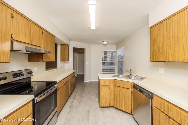 865 Pine Wood Avenue, Rockledge, FL 32955