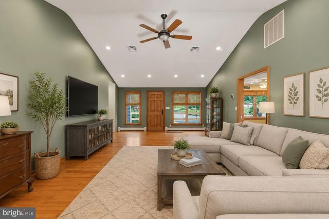 35 BLUE RIDGE RD, Titusville, NJ 08560