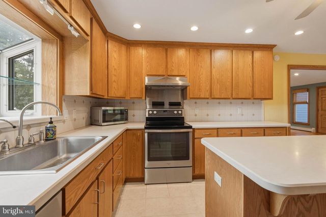 35 BLUE RIDGE RD, Titusville, NJ 08560