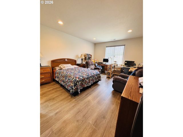418 MEMORY Ln, Brookings, OR 97415