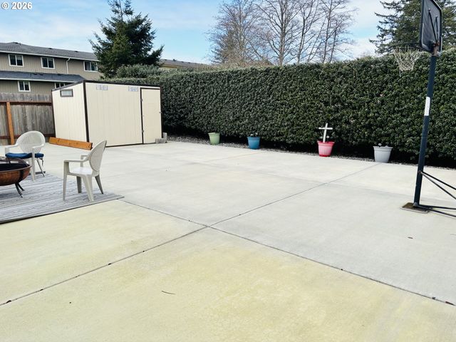 418 MEMORY Ln, Brookings, OR 97415