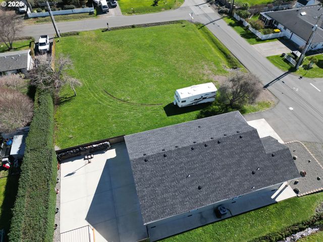418 MEMORY Ln, Brookings, OR 97415