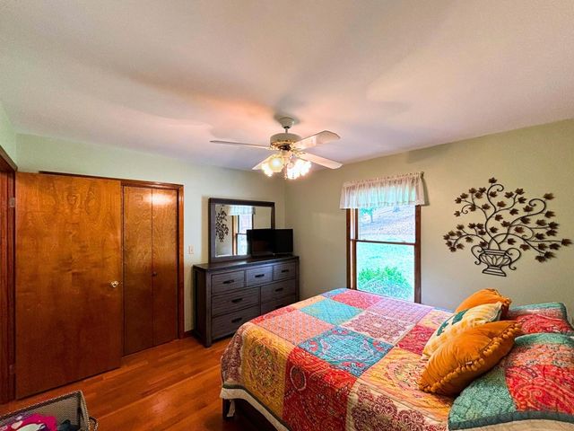 23 Keosauqua Drive, Cherokee Village, AR 72529