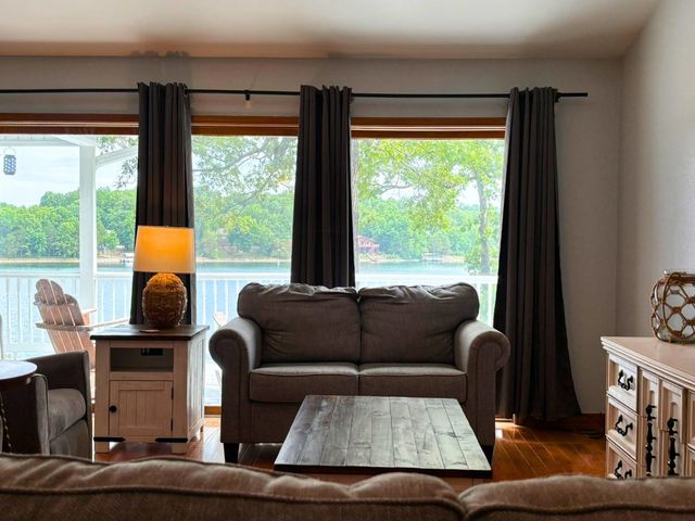 23 Keosauqua Drive, Cherokee Village, AR 72529