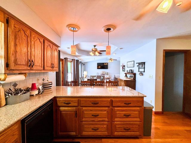 23 Keosauqua Drive, Cherokee Village, AR 72529