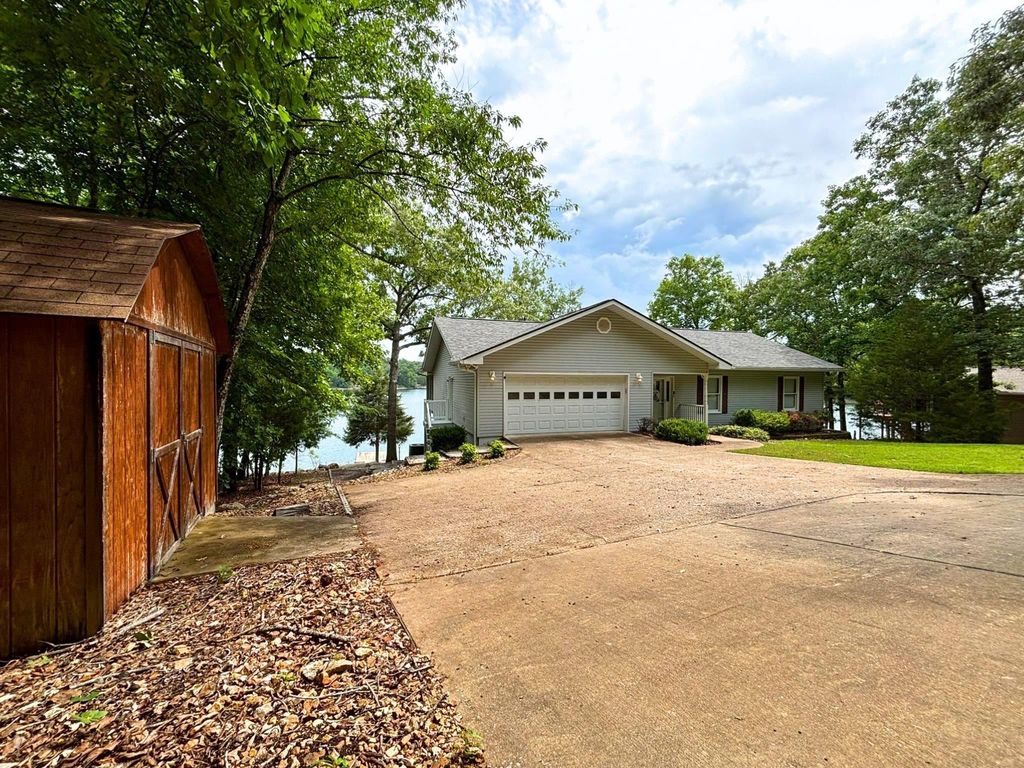 23 Keosauqua Drive, Cherokee Village, AR 72529