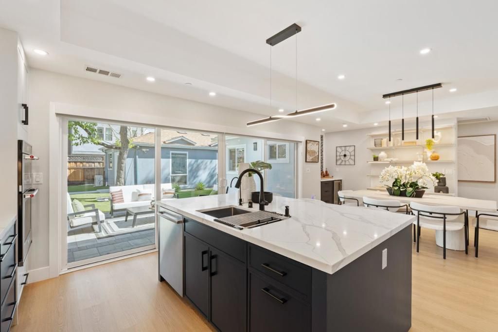 Image 9 of property listing at 1950 Hackett Avenue, Mountain View, CA 94043