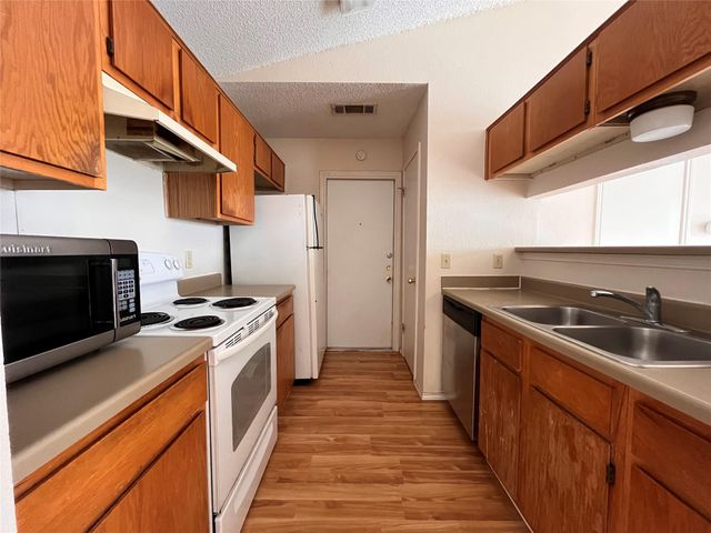 433 Sailmaster ST A, Lakeway, TX 78734