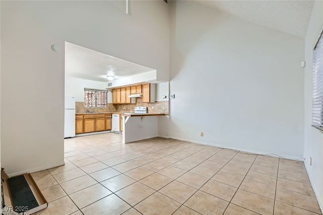 5125 Gray Lane B, Las Vegas, NV 89119