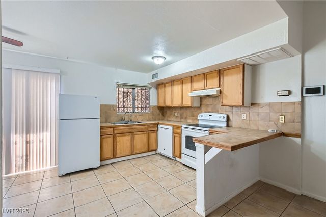 5125 Gray Lane B, Las Vegas, NV 89119