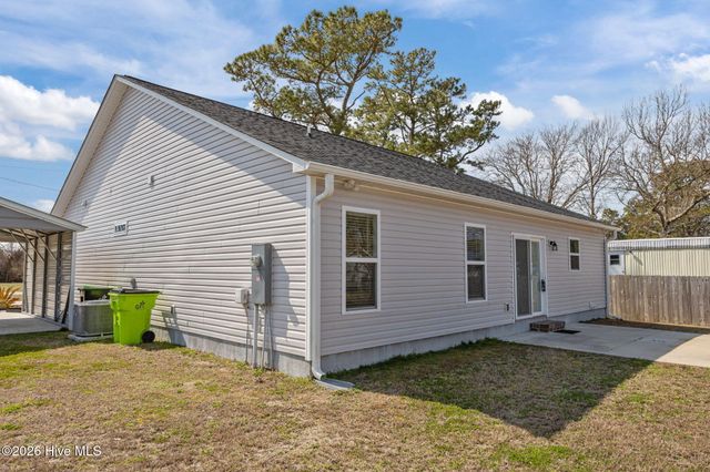 621 West Beaufort Road, Beaufort, NC 28516