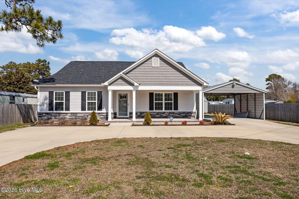 621 West Beaufort Road, Beaufort, NC 28516