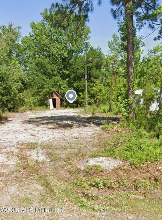 2132 S 17th Street, Ocean Springs, MS 39564