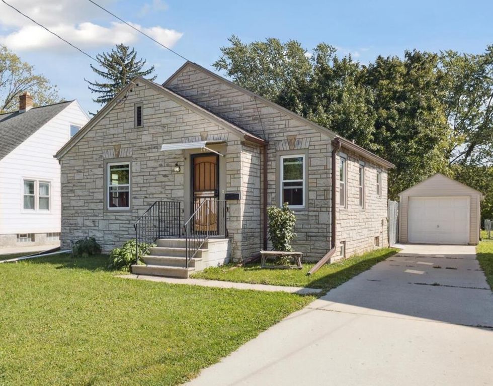 141 HUDSON STREET, Green Bay, WI 54303