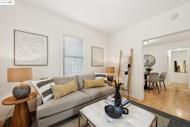 1420 E 33rd St, Oakland, CA 94602