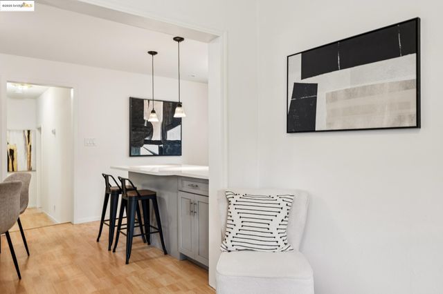 1420 E 33rd St, Oakland, CA 94602