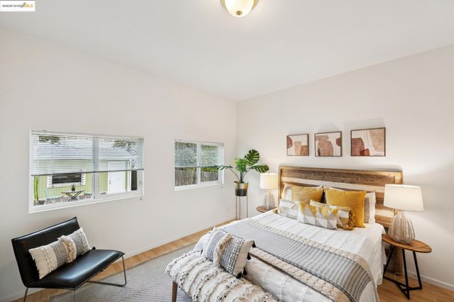 1420 E 33rd St, Oakland, CA 94602